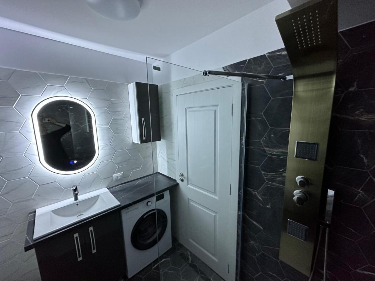 Апартаменти Apartament Lux Bacovia 2 Бакеу Екстер'єр фото